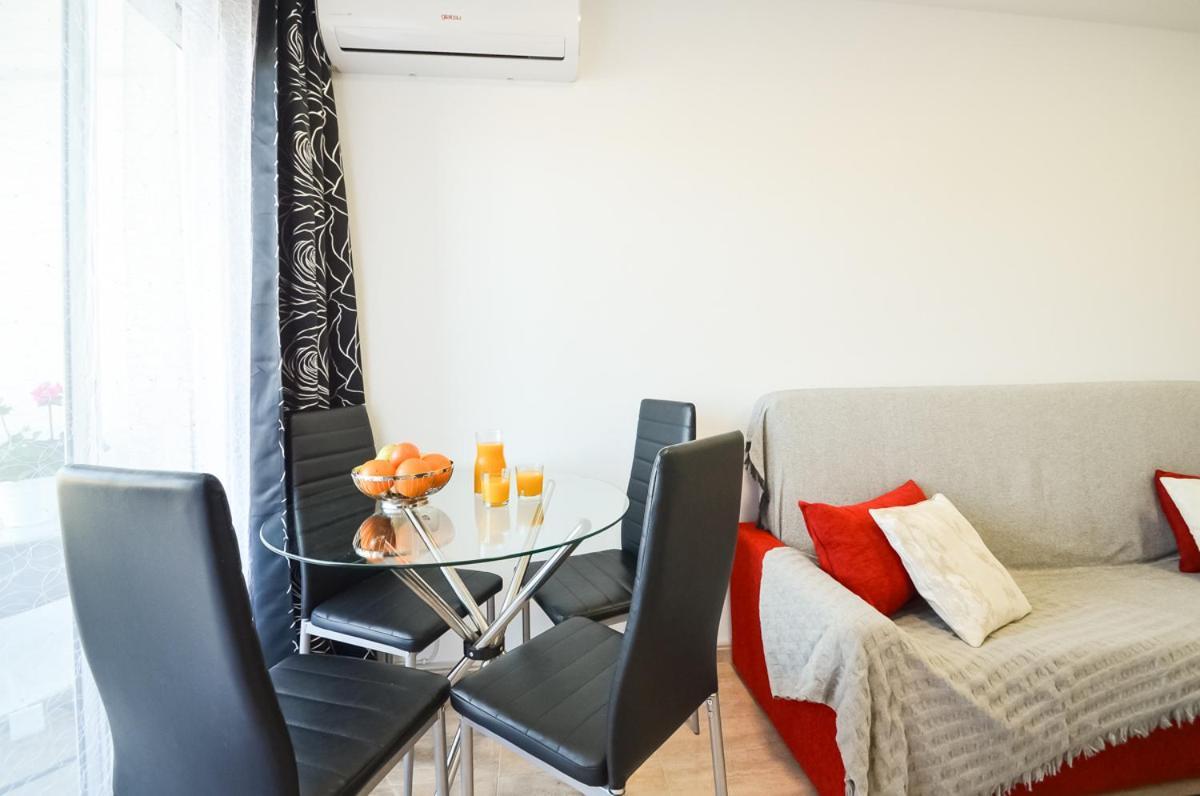 Schoene Wohnung Mit Pool , Wi-Fi Und Privat Garage 또레비에하 외부 사진