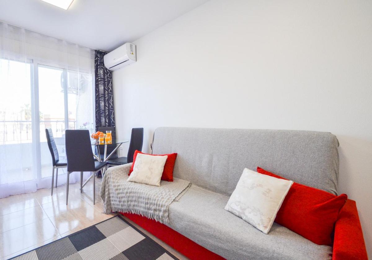 Schoene Wohnung Mit Pool , Wi-Fi Und Privat Garage 또레비에하 외부 사진