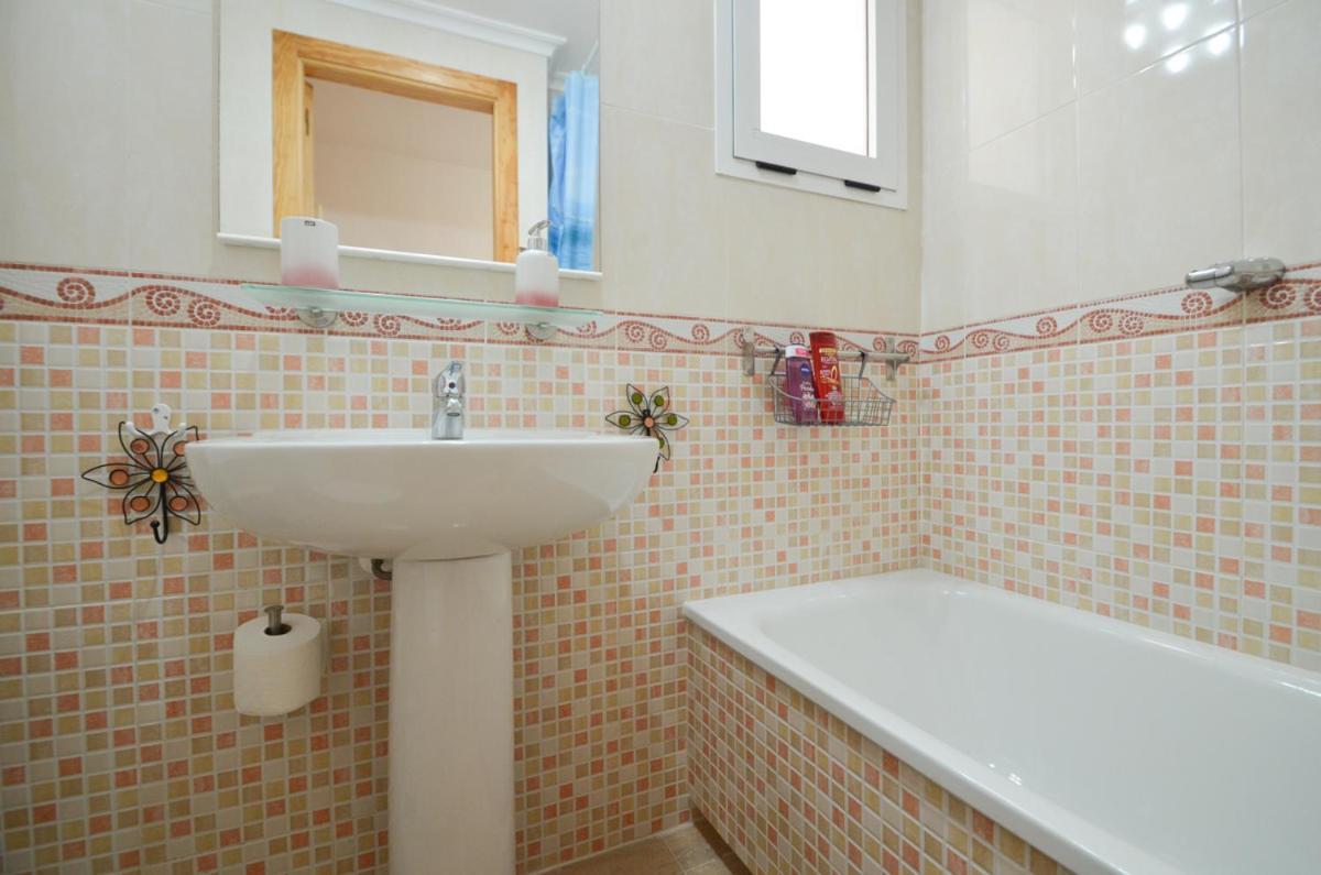 Schoene Wohnung Mit Pool , Wi-Fi Und Privat Garage 또레비에하 외부 사진
