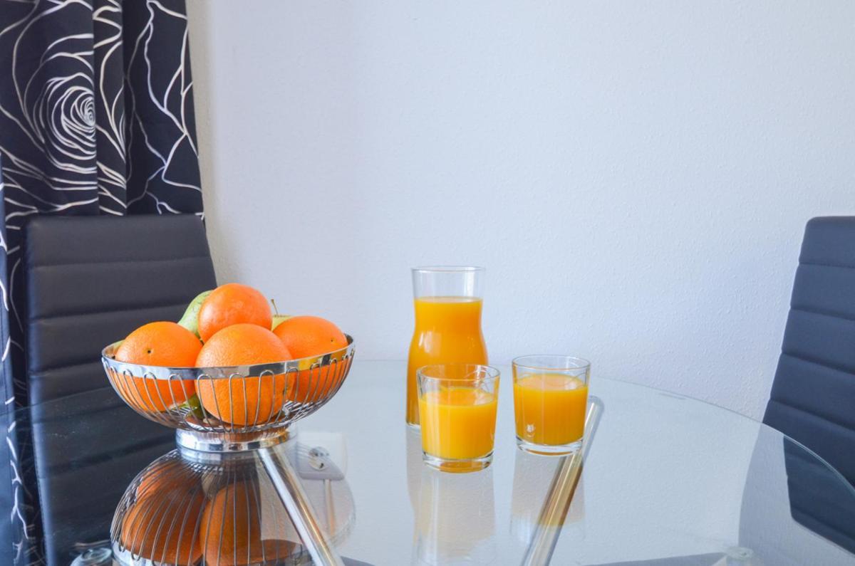 Schoene Wohnung Mit Pool , Wi-Fi Und Privat Garage 또레비에하 외부 사진