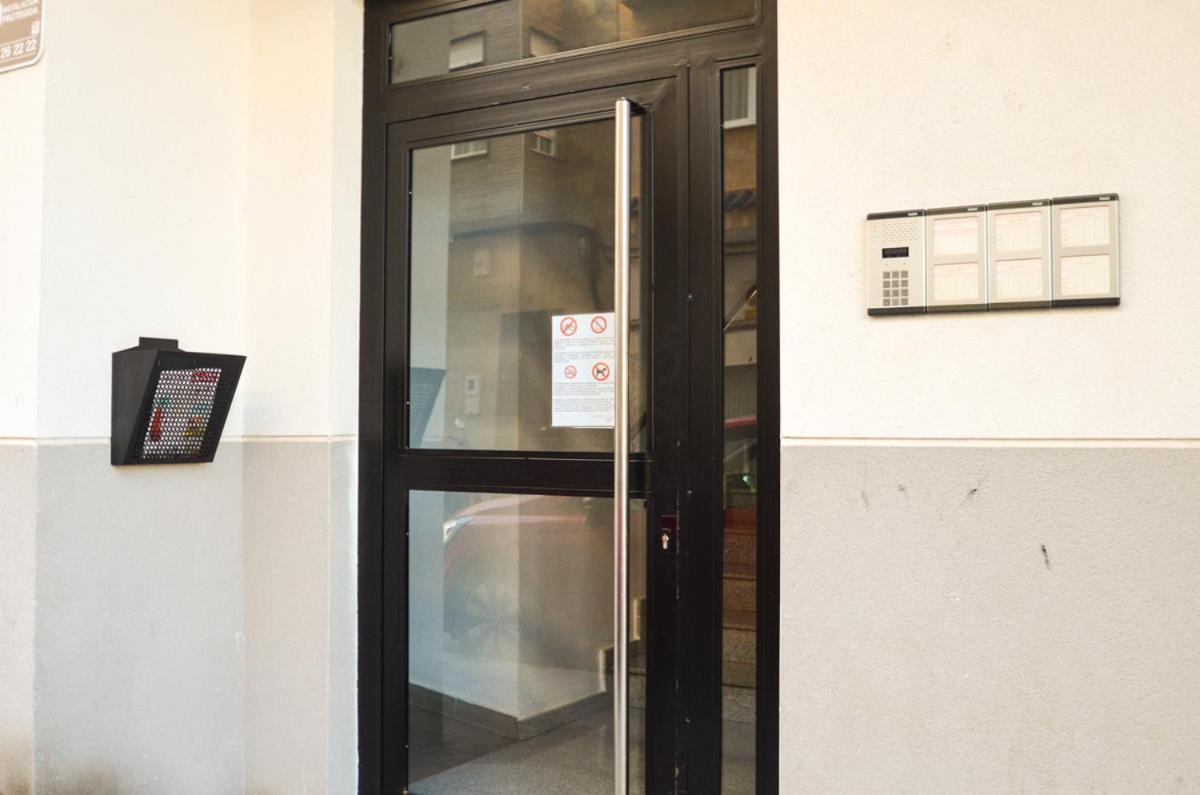 Schoene Wohnung Mit Pool , Wi-Fi Und Privat Garage 또레비에하 외부 사진